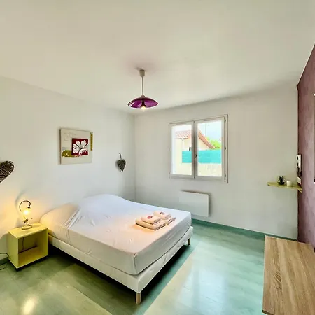 Casa de Férias La Maison Saint-exupery - 6 Personnes - Jardin Soues