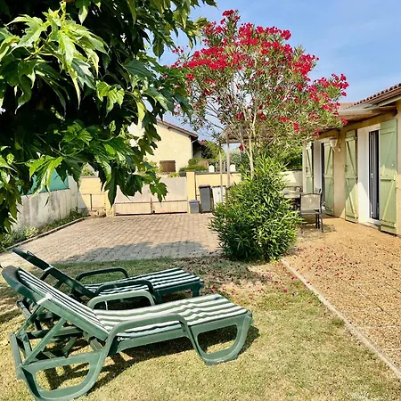 Casa de Férias La Maison Saint-exupery - 6 Personnes - Jardin Soues